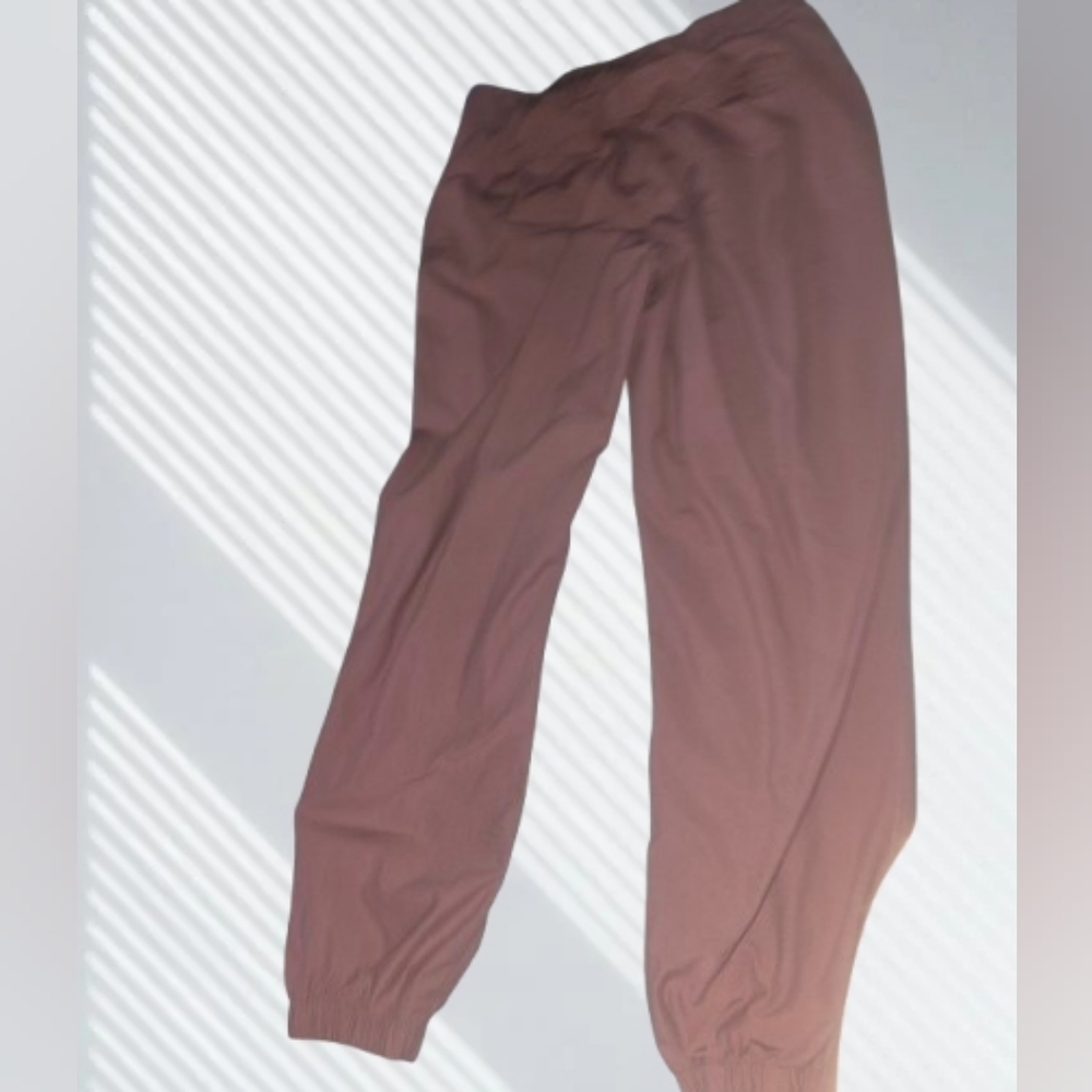 Lululemon Athletica Dusty Rose Jogger Pants